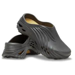 Tamancos Crocs Echo Wave image-5