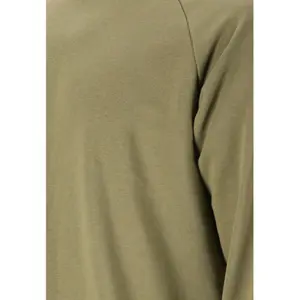 Φούτερ Cruz Rusvil image-2