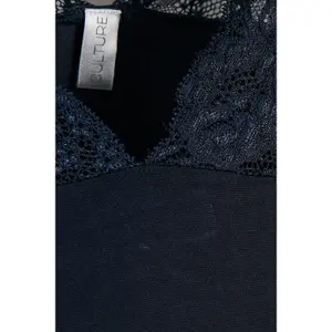 Women's lace T-shirt CULTURE Poppy image-6