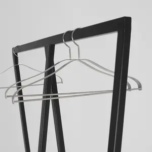 Metal tøjstander CUSTOM FORM Sabu image-6