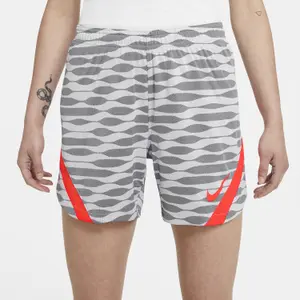 Calções para mulheres Nike Dri-FIT Strike image-1