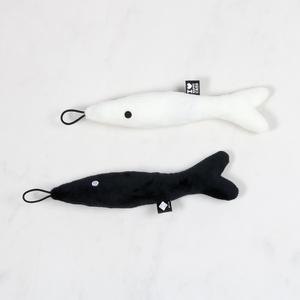 Cojín perforador en forma de pez D&D Home Finn image-2