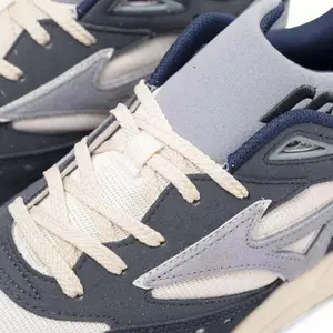 Low-top Trainers Mizuno Contender S image-2