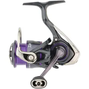 product/d/a/daiwa_pxv22lt2000sxh_noir-violet_1.jpg