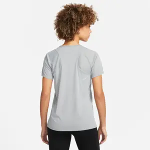 T-shirt femme Nike Dri-FIT Race image-3
