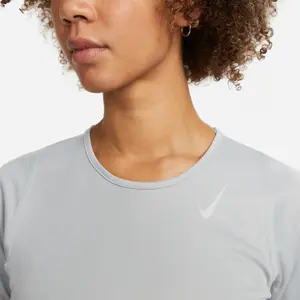 T-shirt femme Nike Dri-FIT Race image-6