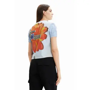 Tekstureret avis-T-shirt til kvinder Desigual image-3