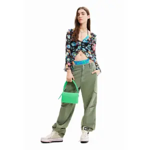 Blomstret T-shirt med flæser til kvinder Desigual image-1