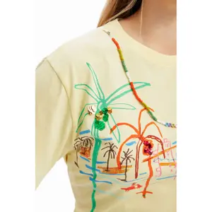 Camiseta ilustración collar mujer Desigual image-5