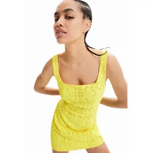 Kort blondekjole til kvinder Desigual image-2