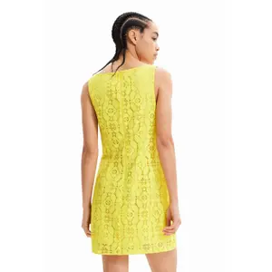 Kort blondekjole til kvinder Desigual image-4