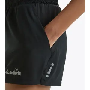 Pantalón corto mujer Diadora Super Light 4" image-4