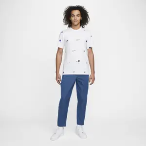 Camiseta Nike Logo Aop image-1