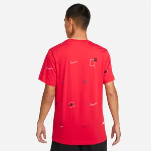 Camiseta Nike Logo Aop image-3