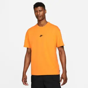 T-Shirt Nike Premium Essentials image-0