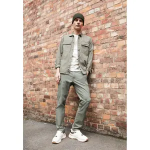 Pantalón cargo slim cónico Dockers T2 image-1