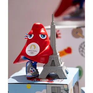 Figurita de la mascota de la Torre Eiffel  image-1