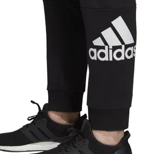 Pantalón de chándal adidas Must Haves French Terry Badge of Sport image-6