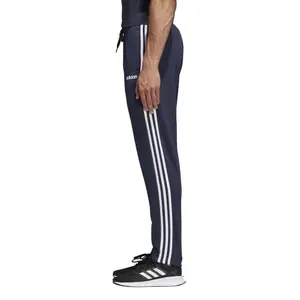 Pantalón de chándal adidas Essentials 3-Stripes image-5
