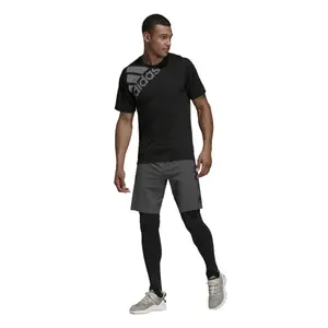 T-Shirt adidas FreeLift Badge of Sport Graphic image-3