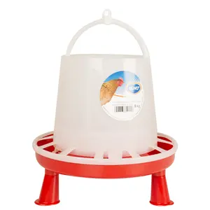 421010-kycklingfoderautomat-med-fotter-duvoplus-vit-rod