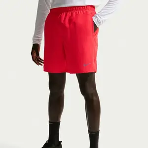 Kort Nike Challenger image-2