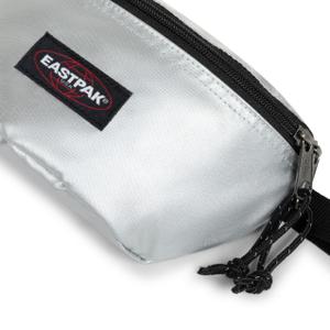 product/e/a/eastpak-ek0000747y2-space-silver-5.jpg