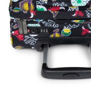 ek0a5ba75z6-sac-a-roulettes-eastpak-transit-r-s-nba-team-pattern-tu