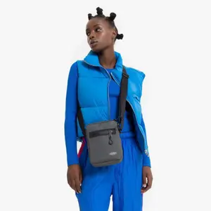 Skuldertaske Eastpak The One image-3