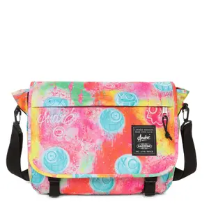 ek00026e3o9-umhangetasche-eastpak-delegate-fluo-clouds-tu