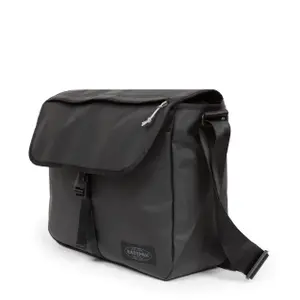 product/e/a/eastpak_ek00026e4y8_tarp-black2_7.jpg