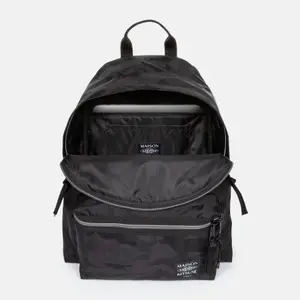 Polstrovaný batoh Eastpak Maison Kitsune image-1