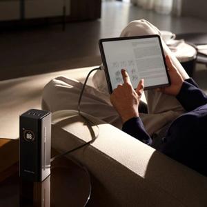 Power bank with built-in cable Ecoflow Pro image-3