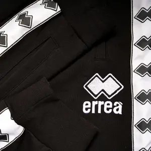 Pantalón de chándal Errea stripe classic cuff 1.5 image-2