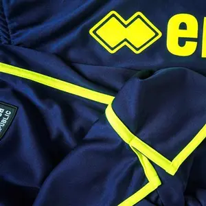 Bermudas Errea essential logo classic image-1