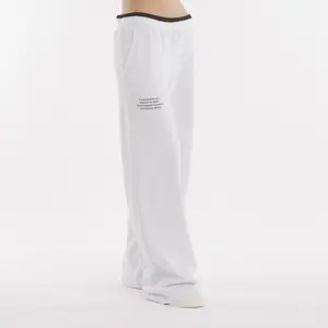 Pantalones de chándal acampanados para mujer Errea No Logo SS25 04 image-3