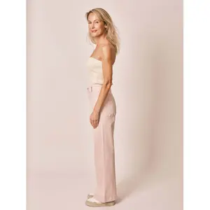 Vaqueros acampanados de cintura alta de color rosa para mujer F.A.M. Paris Fauve image-3