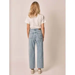 Jeans droit court brodé cœur femme F.A.M. Paris Pola Embro image-3