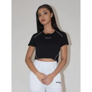 T-shirt de colheita feminina com canalização de contraste e logótipo de silicone Project X Paris image-1