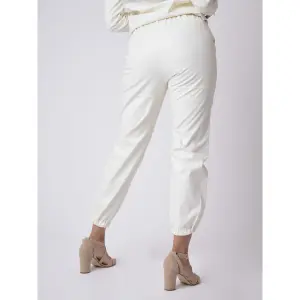 Pantaloni quadrati in similpelle trapuntati da donna Project X Paris image-3