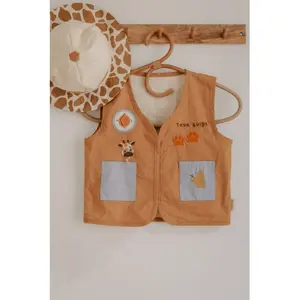 Disguise Fabelab Safari Tour Guide image-6