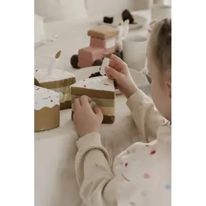 Oggetto decorativo Fabelab Celebration Cake Toy image-5