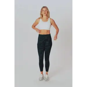 product/f/a/fabletics_ba2500539-4846_deep-navy_5.jpg