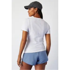 T-shirt femme Fabletics Feather Tech+ image-4
