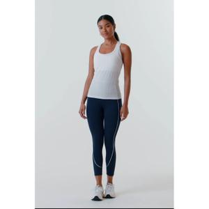 product/f/a/fabletics_tk2459004-3570_classic-white_5.jpg