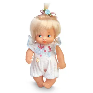 Classic doll 4 models Famosa image-2