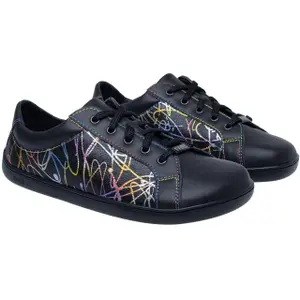 Women's Sneakers Fare Elegant All Year image-1