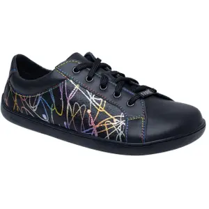 Women's Sneakers Fare Elegant All Year image-2
