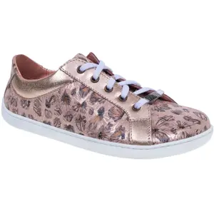 Women's Sneakers Fare Elegant All Year image-2