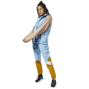 Chaqueta Reebok Classics Gigi Hadid image-1
